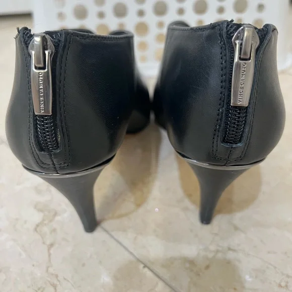 NWOT Vince Camuto Black Leather heel bootie - Picture 3 of 6